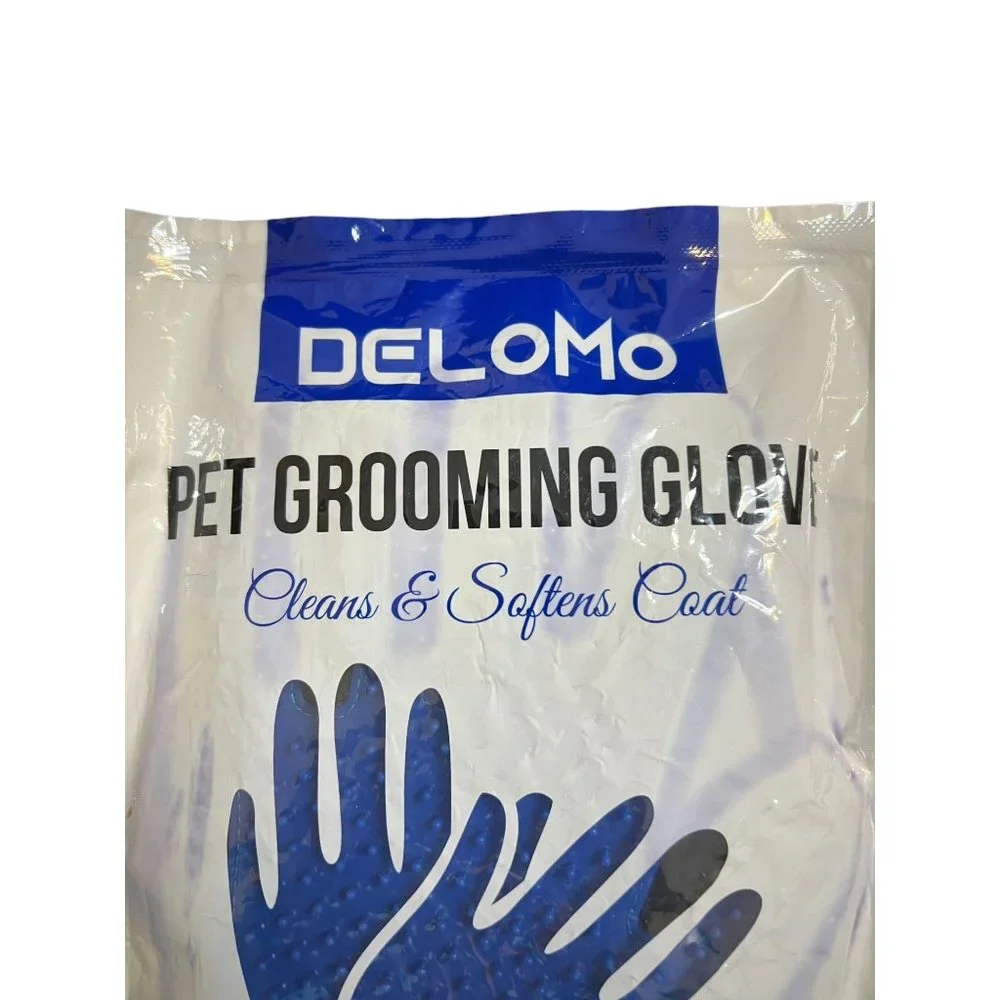 Delomo Pet Grooming Gloves 1 Pair Ideal for All Coat Types Cleans Softens NEW